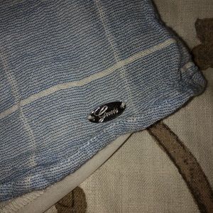 OFF SHOULDER GUESS TOP